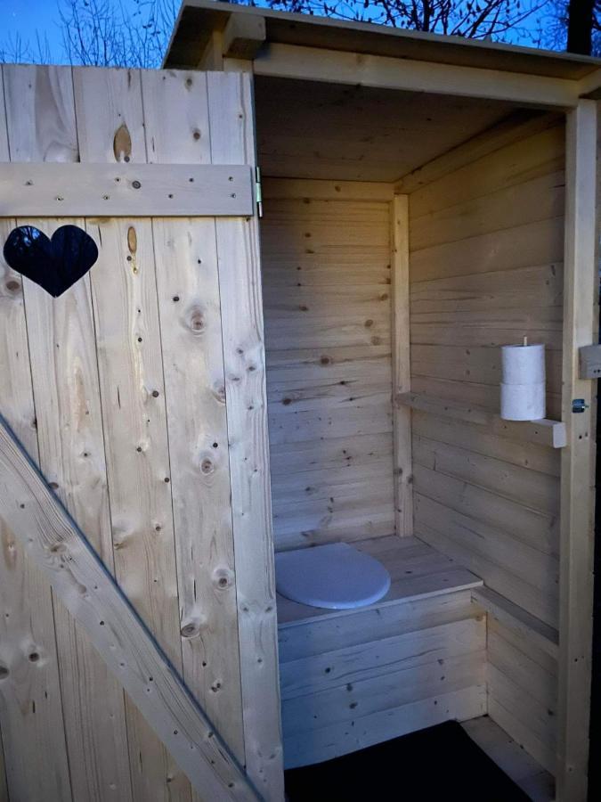 Chateau Moravany - Apartmany, Teepee A Wellness Ronow an der Doubrava 外观 照片
