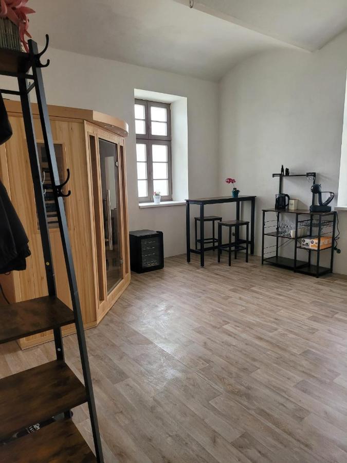 Chateau Moravany - Apartmany, Teepee A Wellness Ronow an der Doubrava 外观 照片